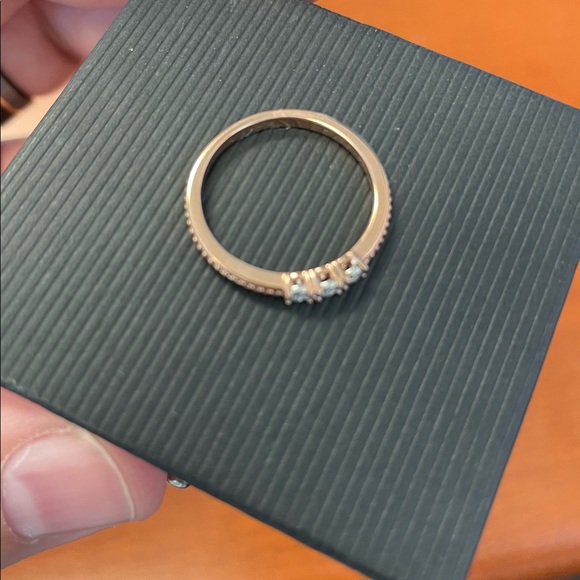 10kt Rose Gold Diamond Designer Ring - Picture 3 of 7